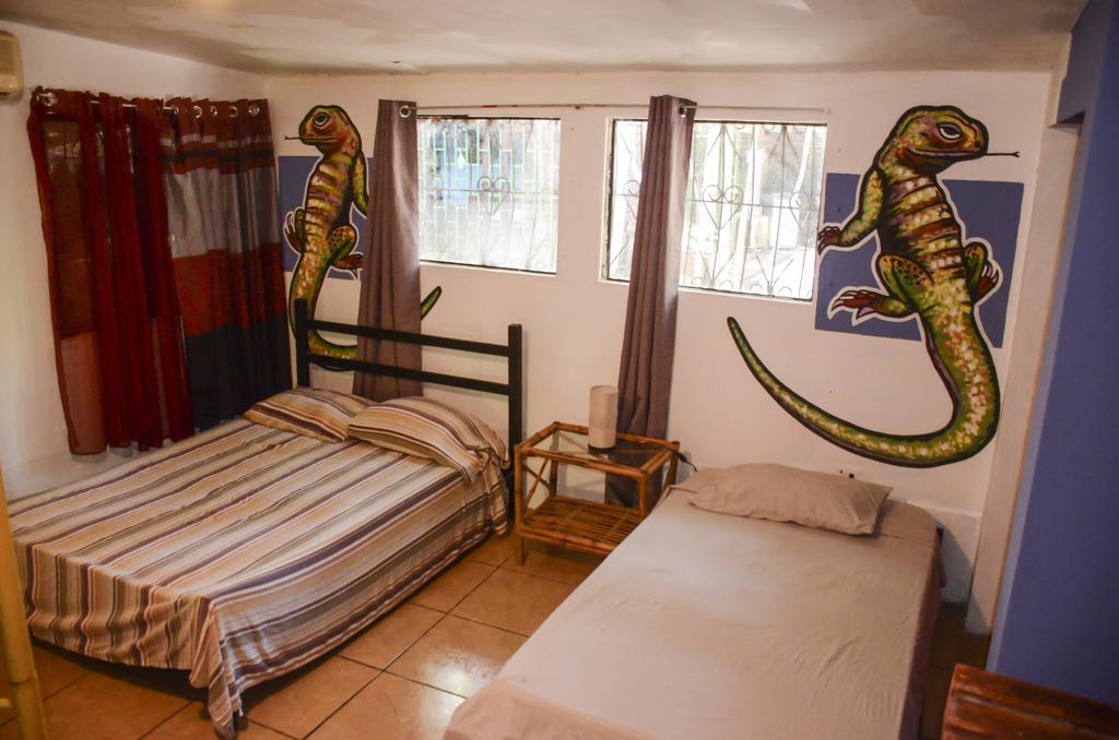 Pura Vida Hostel Tamarindo Ngoại thất bức ảnh